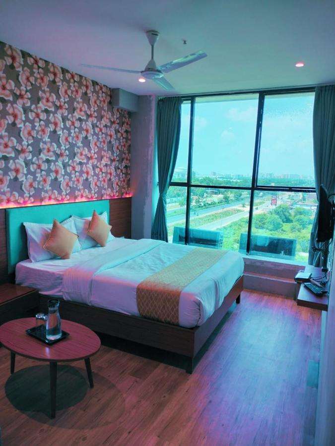 Hotel Vibes Ahmedabad