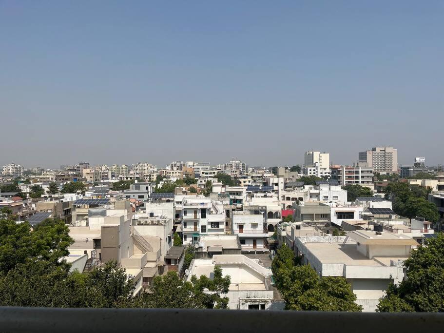 Apartment 3bhk Duplex Service Near Riverfront *