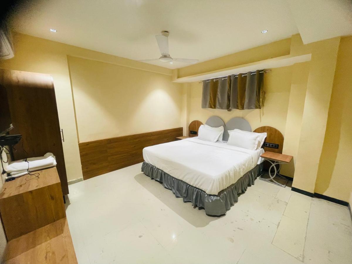 Hotel Nova Bopal 3*