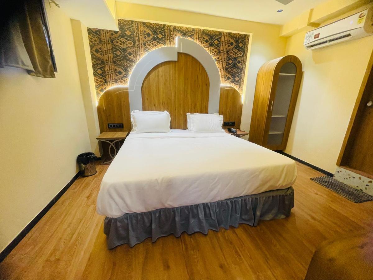 Hotel Nova Bopal 3*