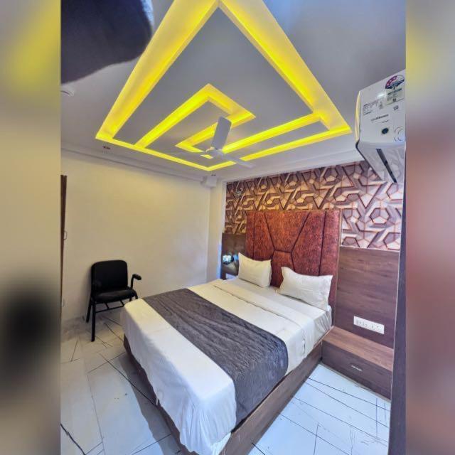 Hotel Lotus Pink Ahmedabad