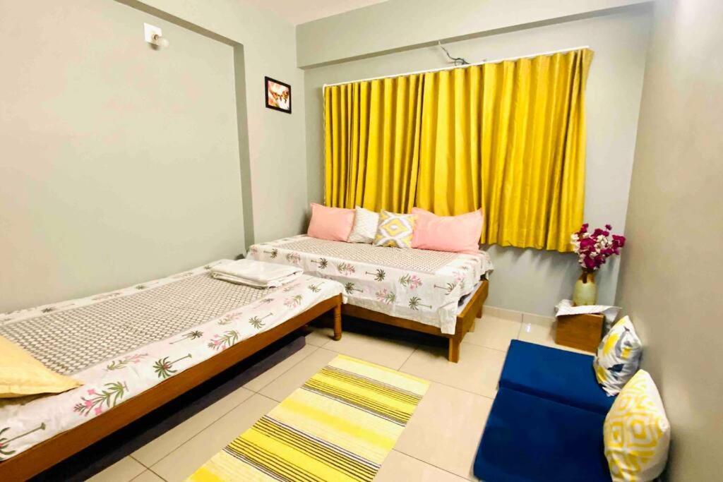 1304 Premium And Fully Furnished Ahmedabad