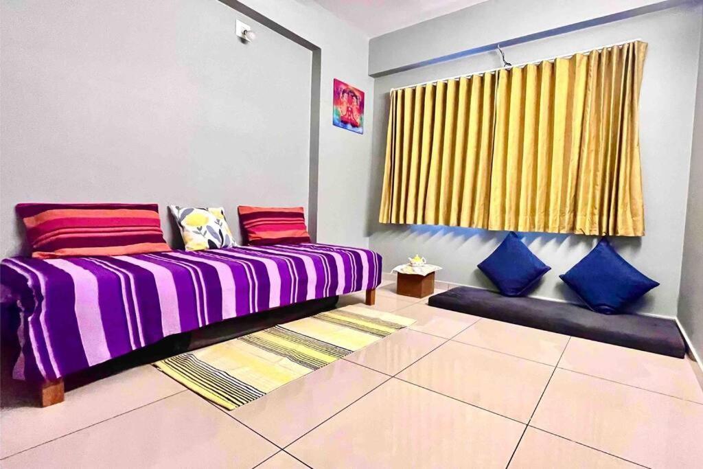 1304 Premium And Fully Furnished Ahmedabad