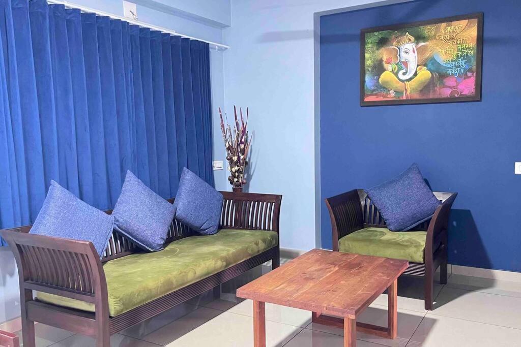 1304 Premium And Fully Furnished Ahmedabad