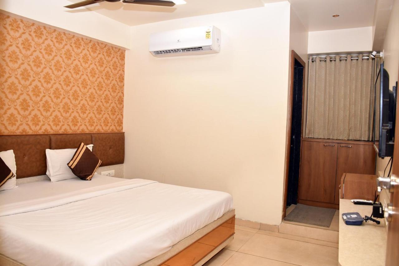 Bharosa Naroda Hotel 4*