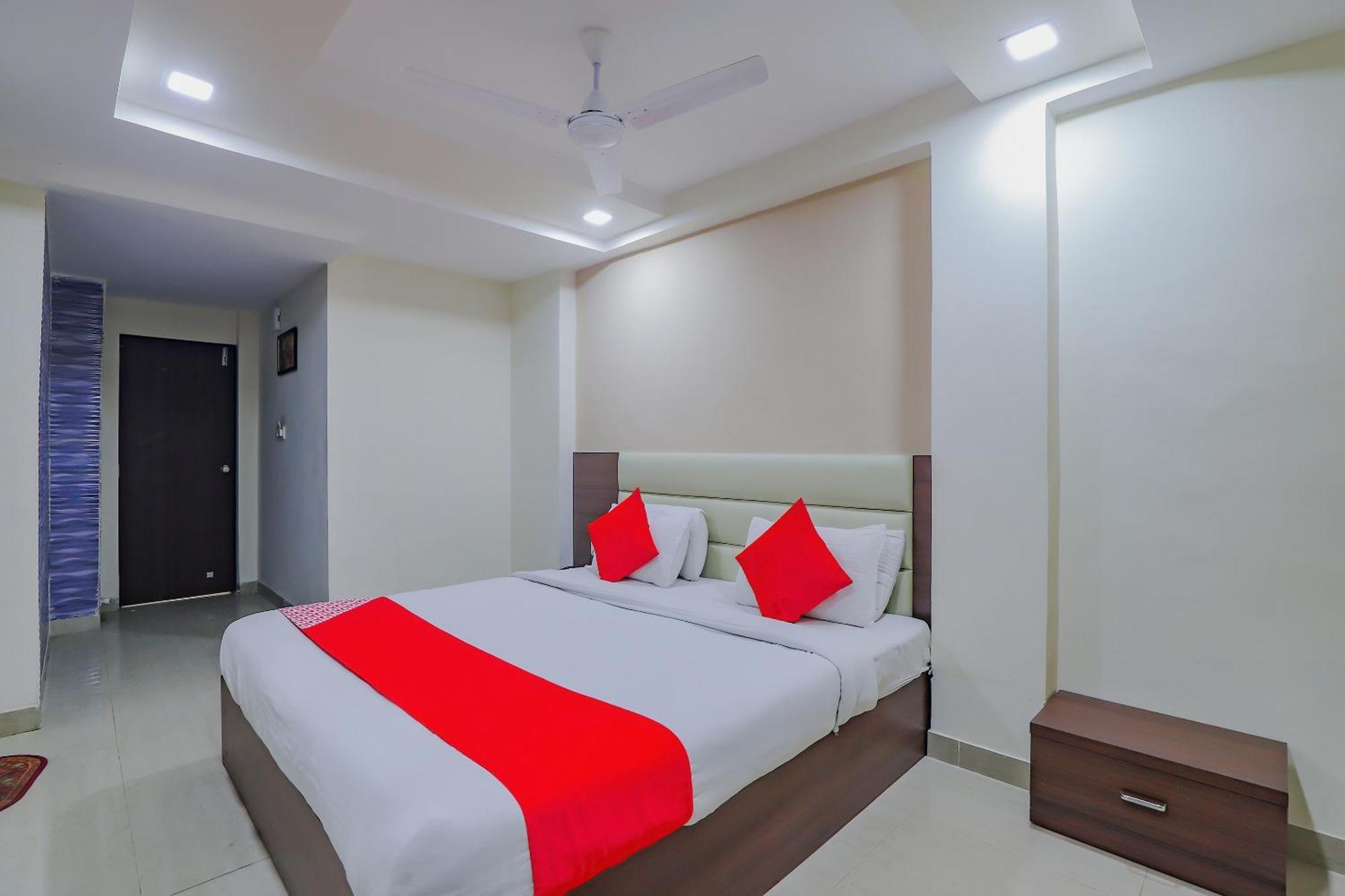 Hotel O Greenwood 4* Ahmedabad