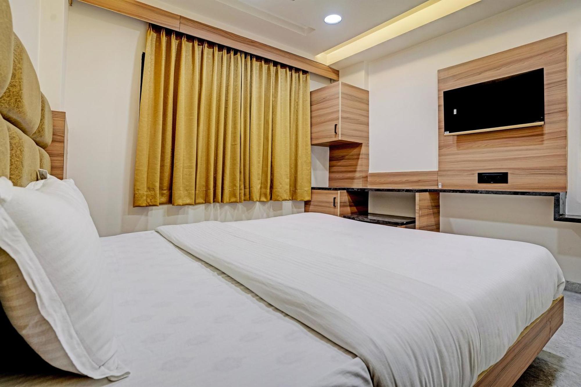 Hotel Oyo Haari Jayati Ahmedabad