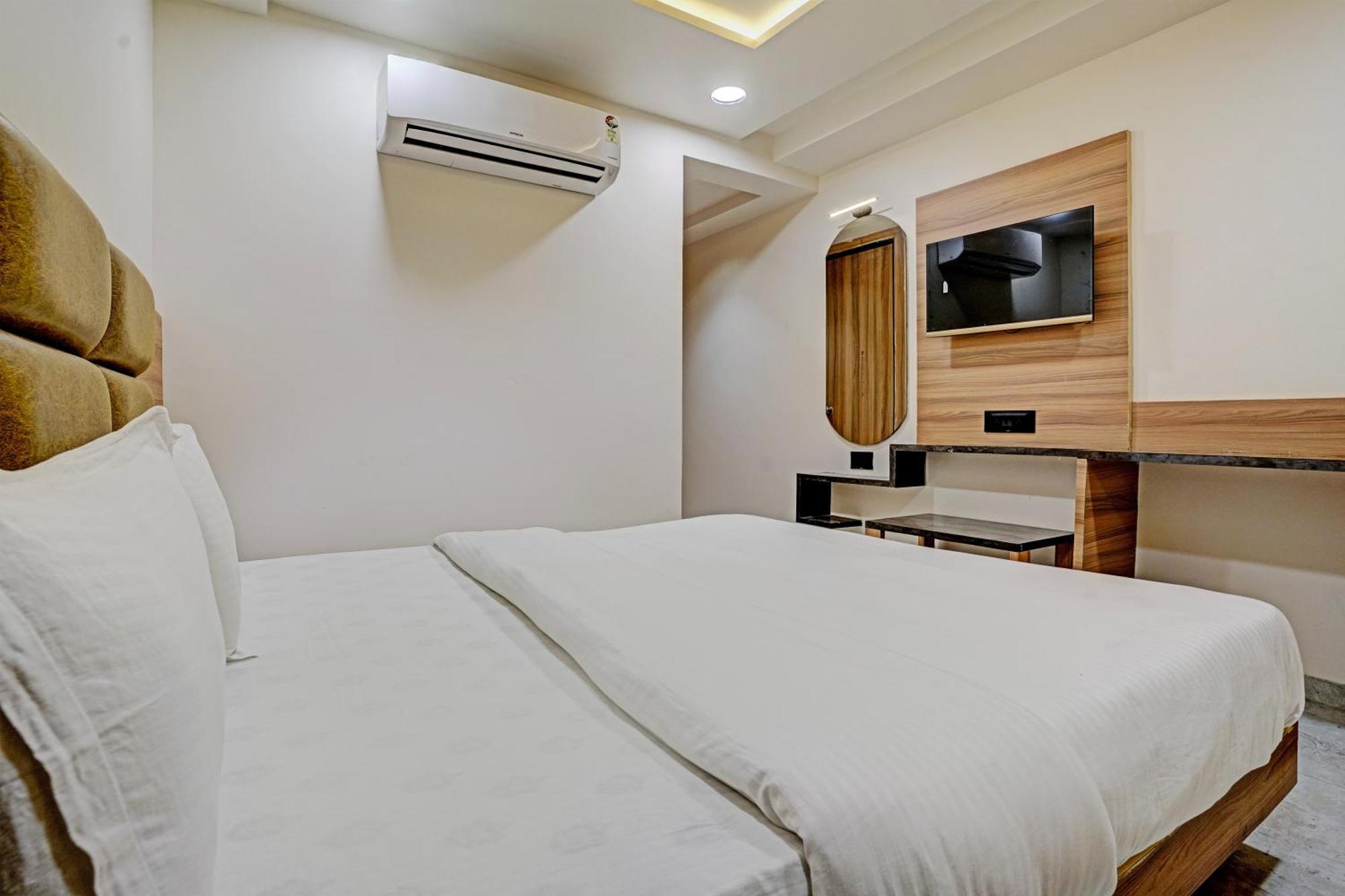Oyo Haari Jayati Hotel Ahmedabad