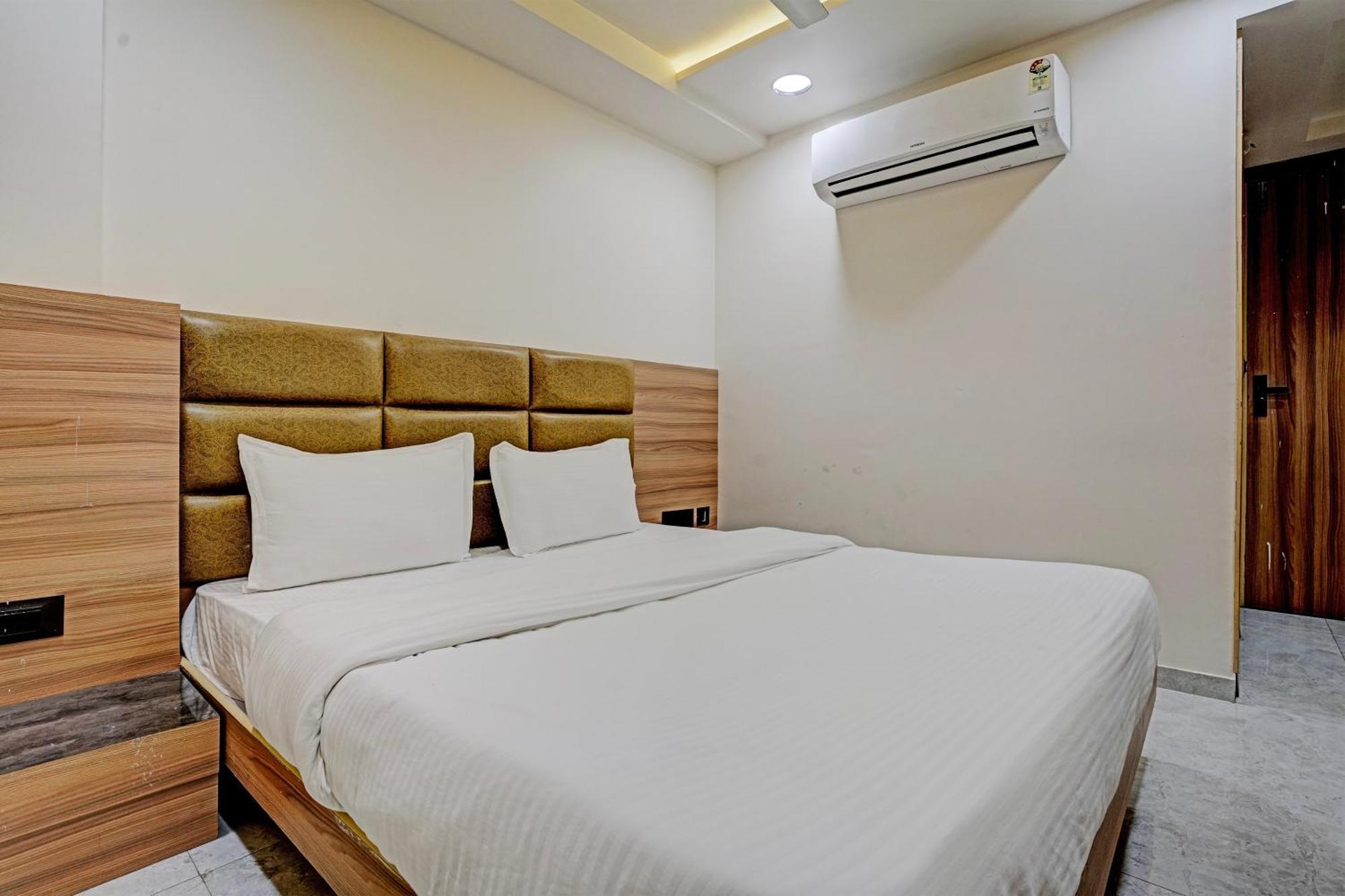 Oyo Haari Jayati Hotel