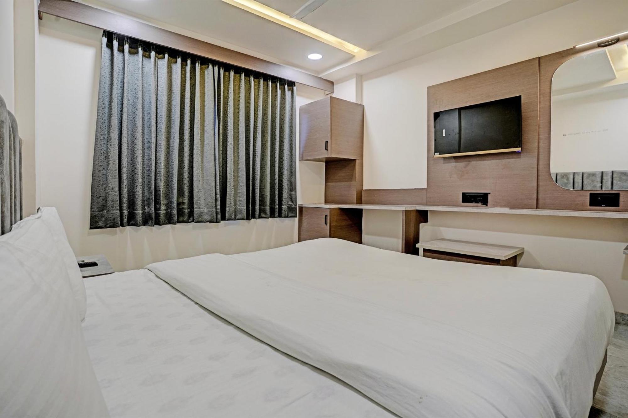 Oyo Haari Jayati Hotel Ahmedabad