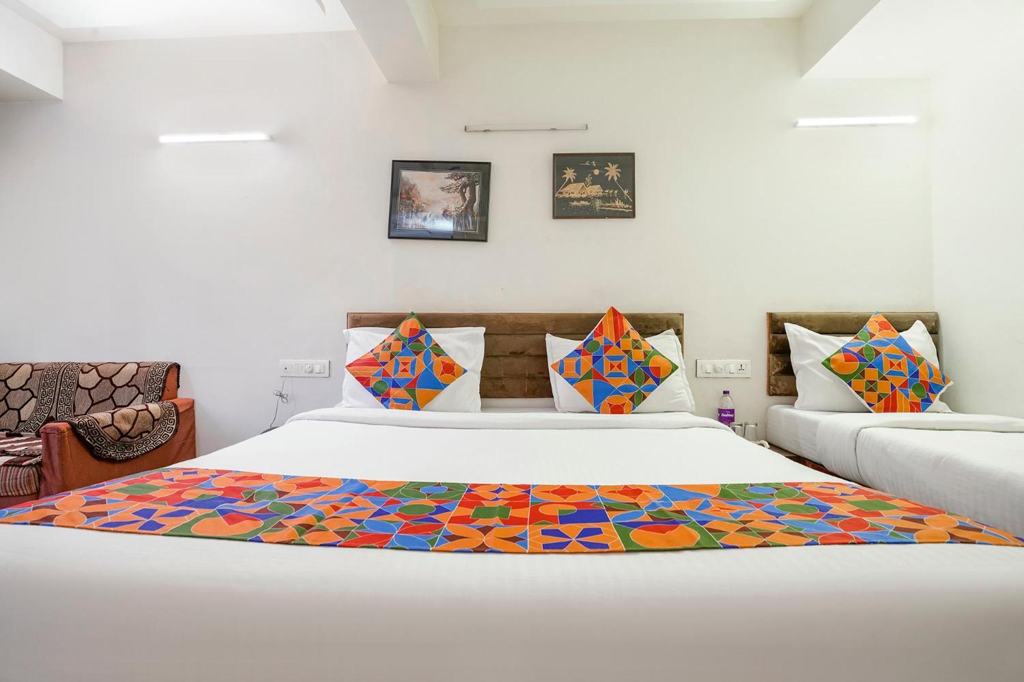 Hotelshantisadan