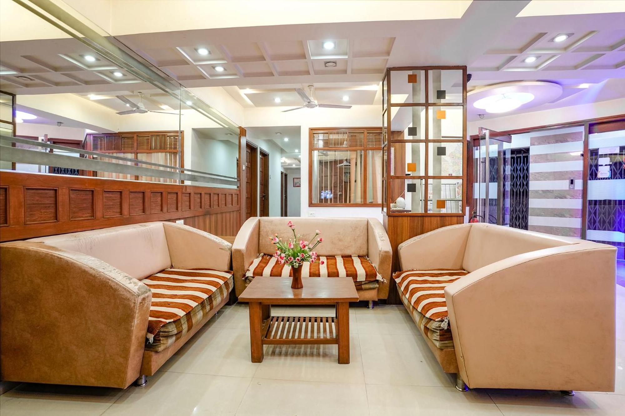 Hotelshantisadan Apartment