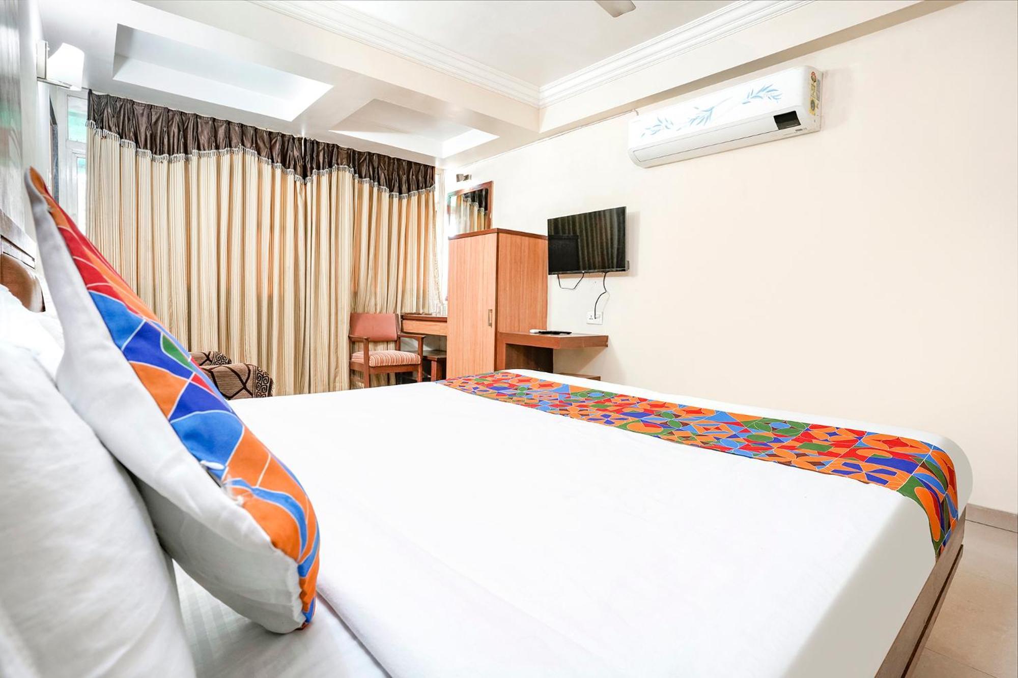 Hotelshantisadan