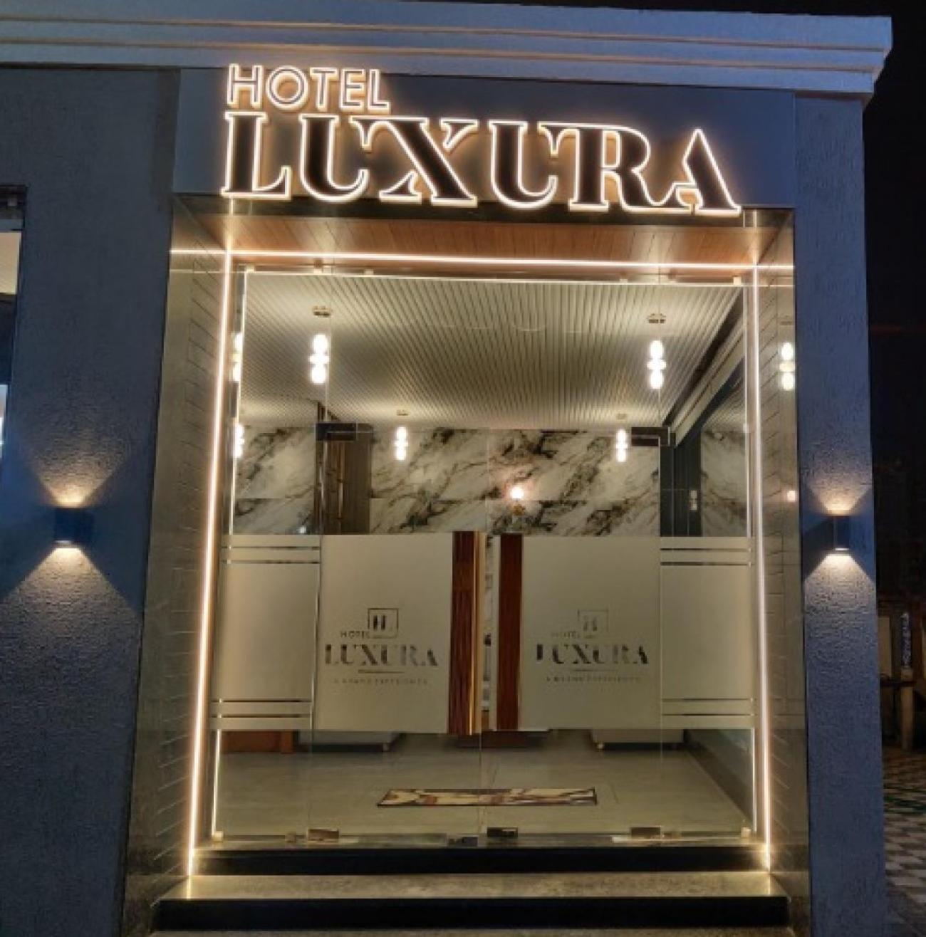Luxura,