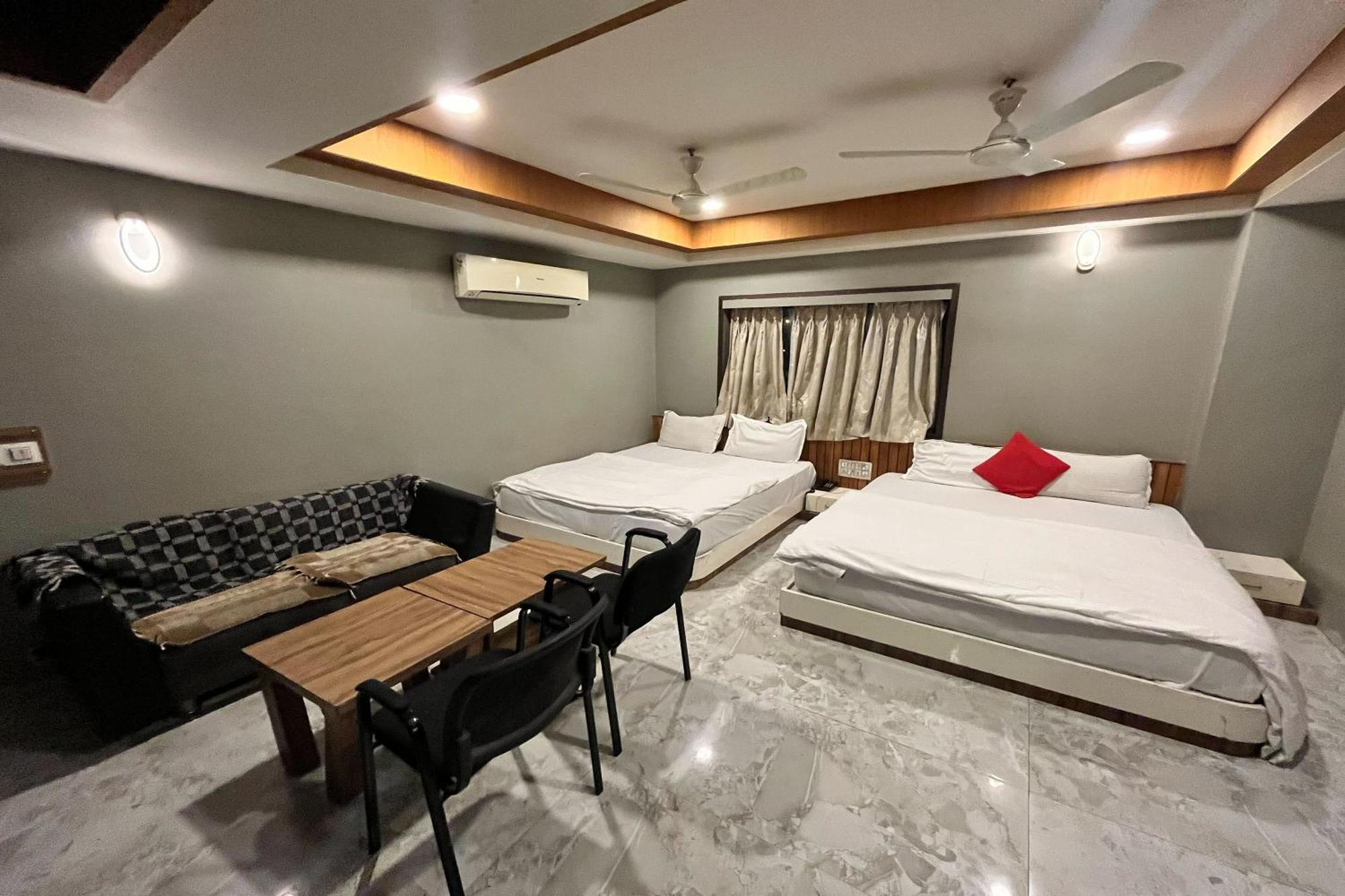 Hotel Om Balaji Ahmedabad