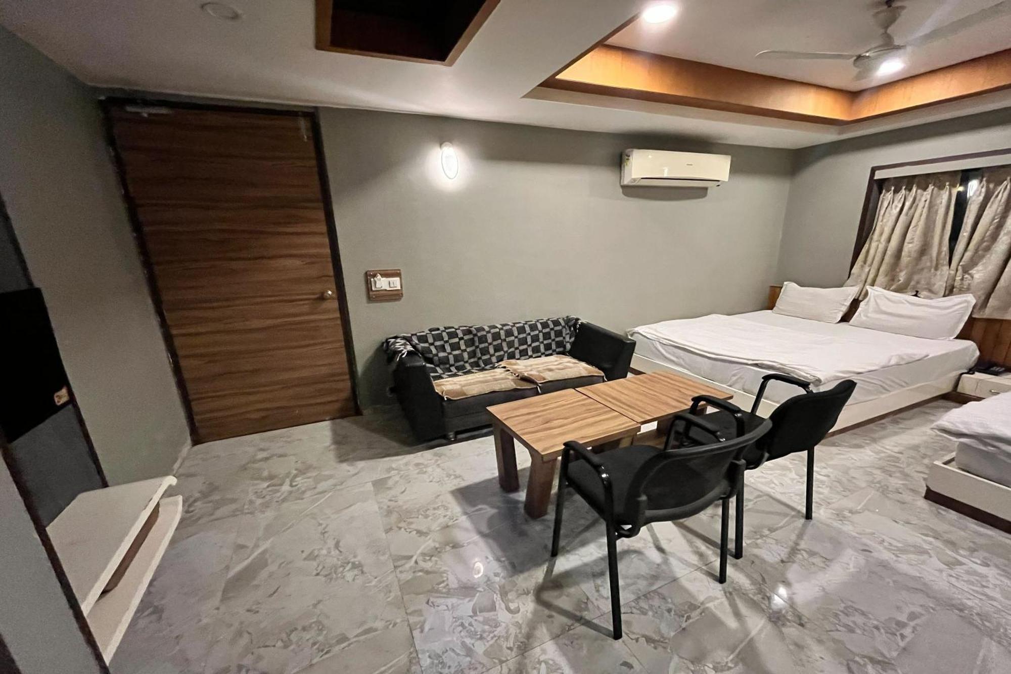 Hotel Om Balaji 3*