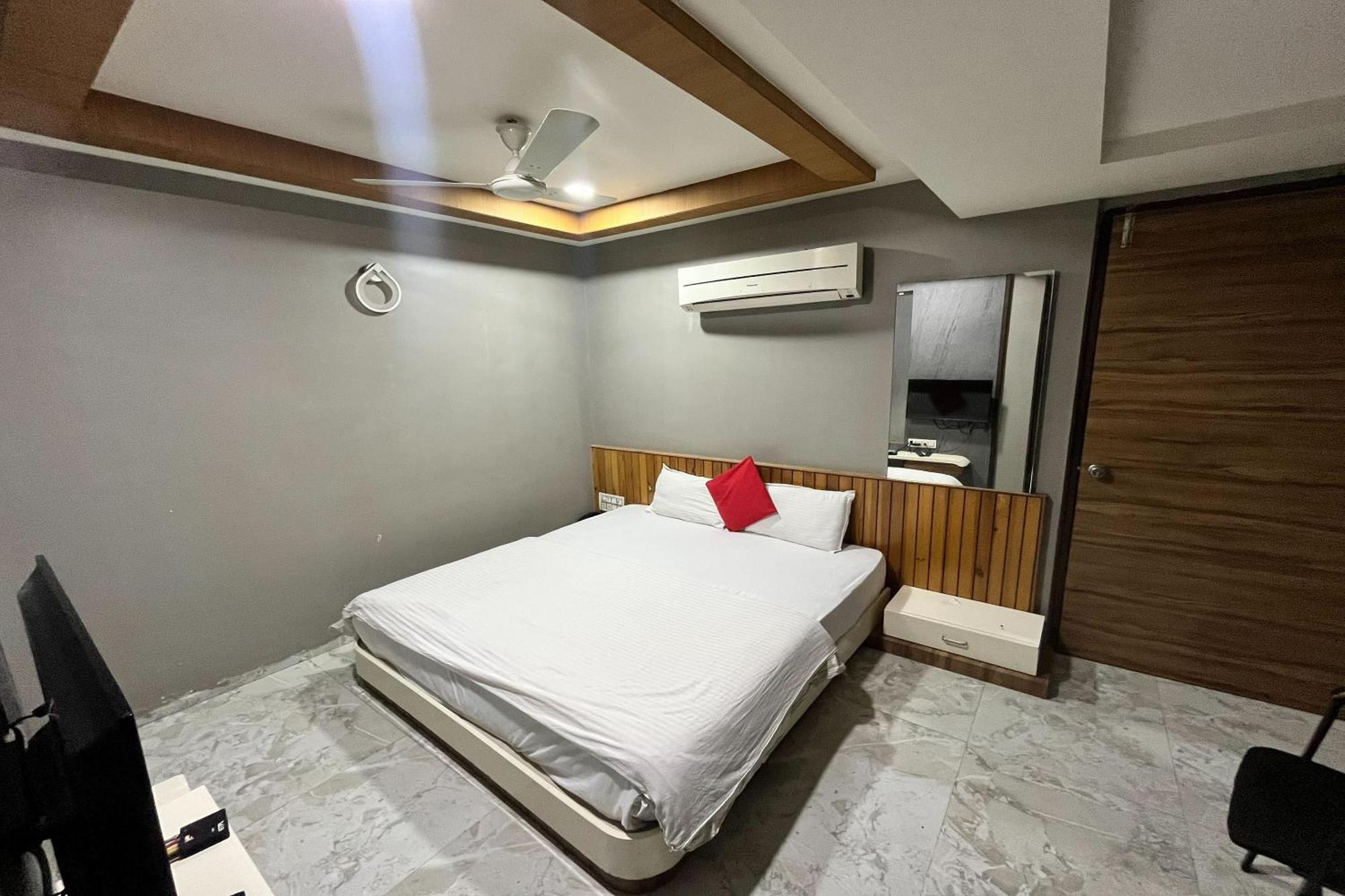 Om Balaji Hotel Ahmedabad