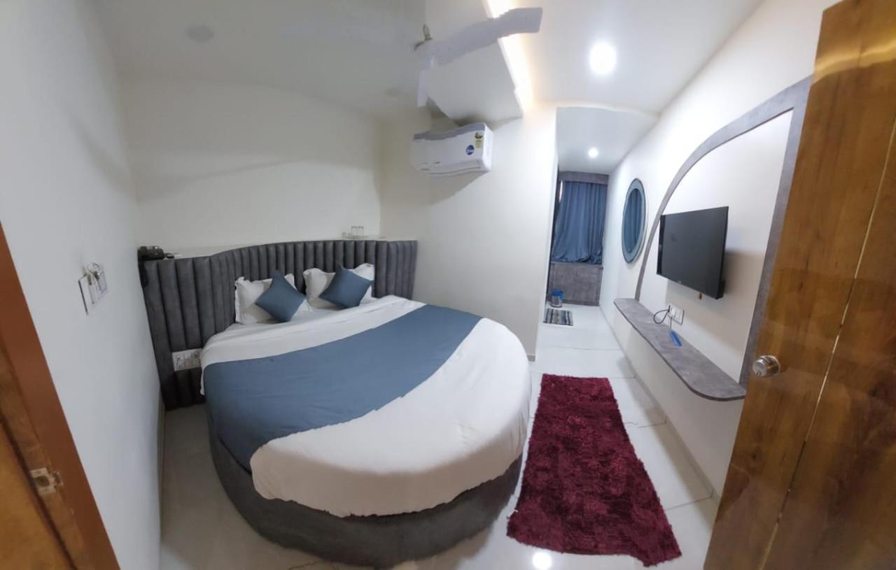 Signature Hotel Ahmedabad
