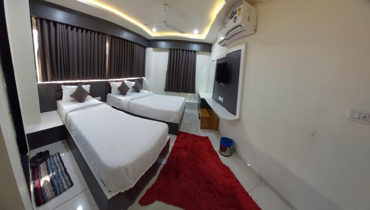 Signature 3*