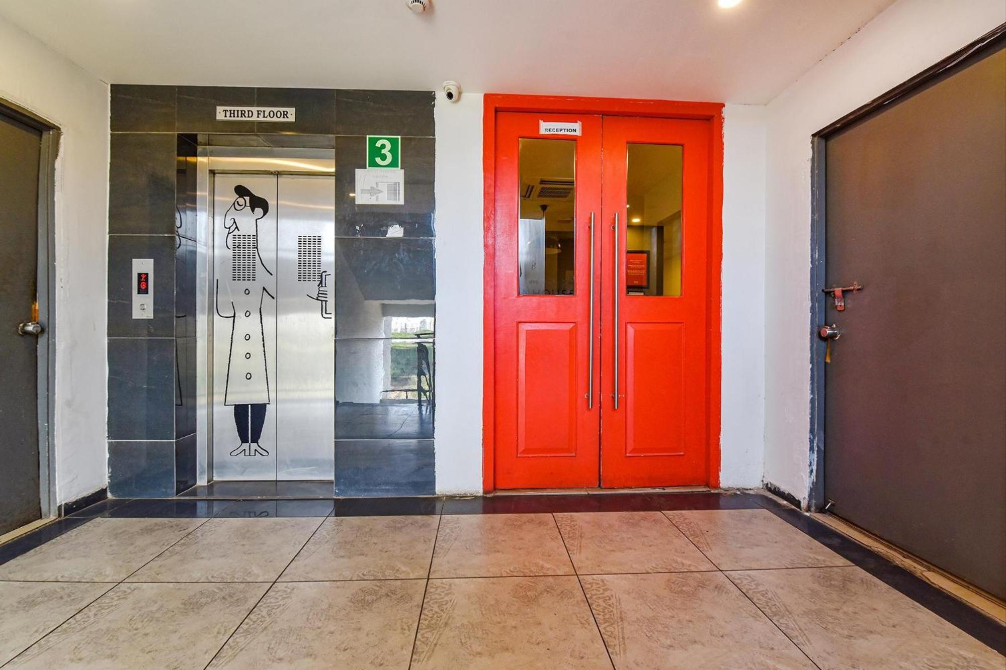 Hotel Fabhotel Ny Townhouse Ahmedabad