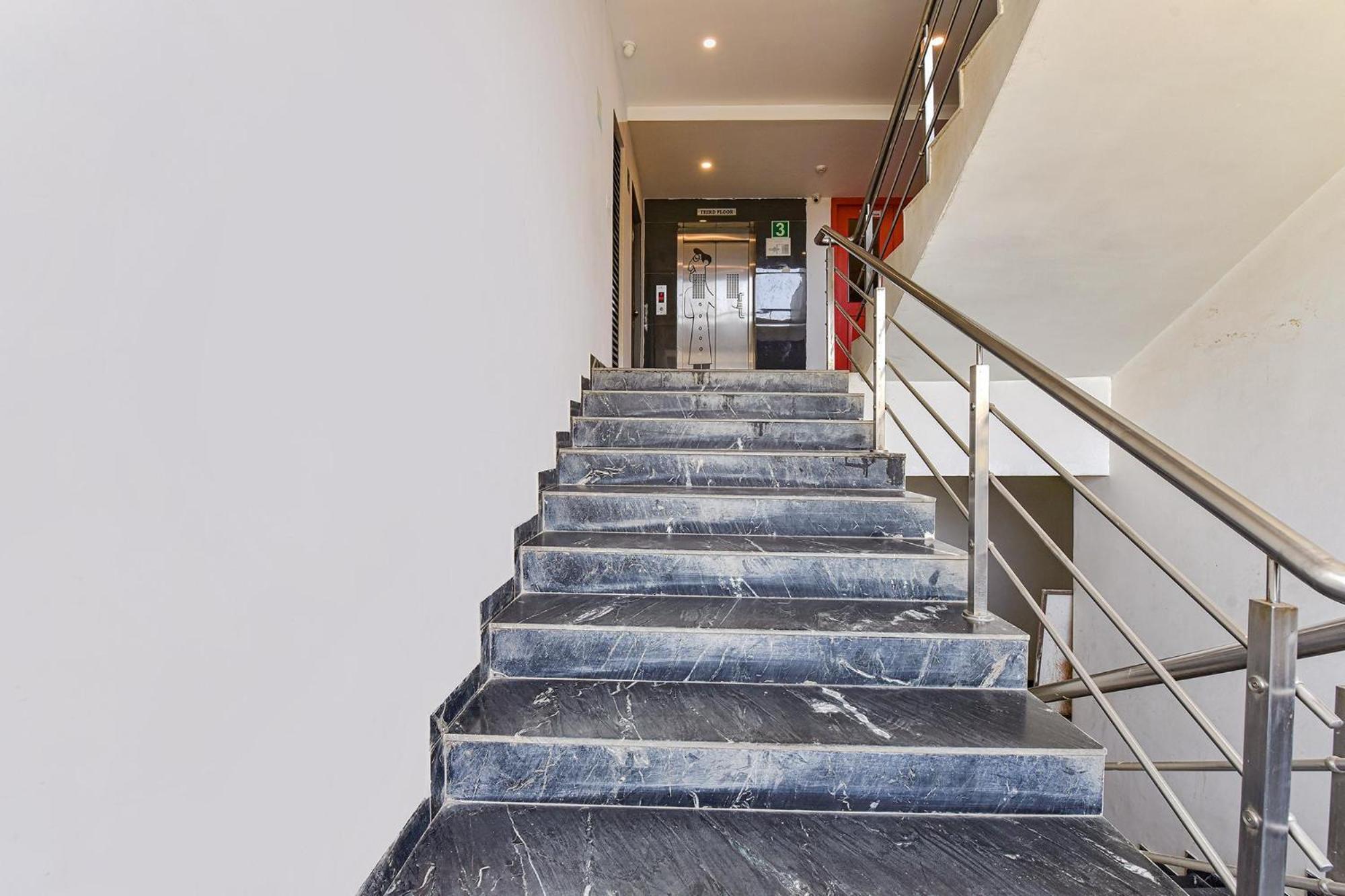 Fabhotel Ny Townhouse Hotel Ahmedabad
