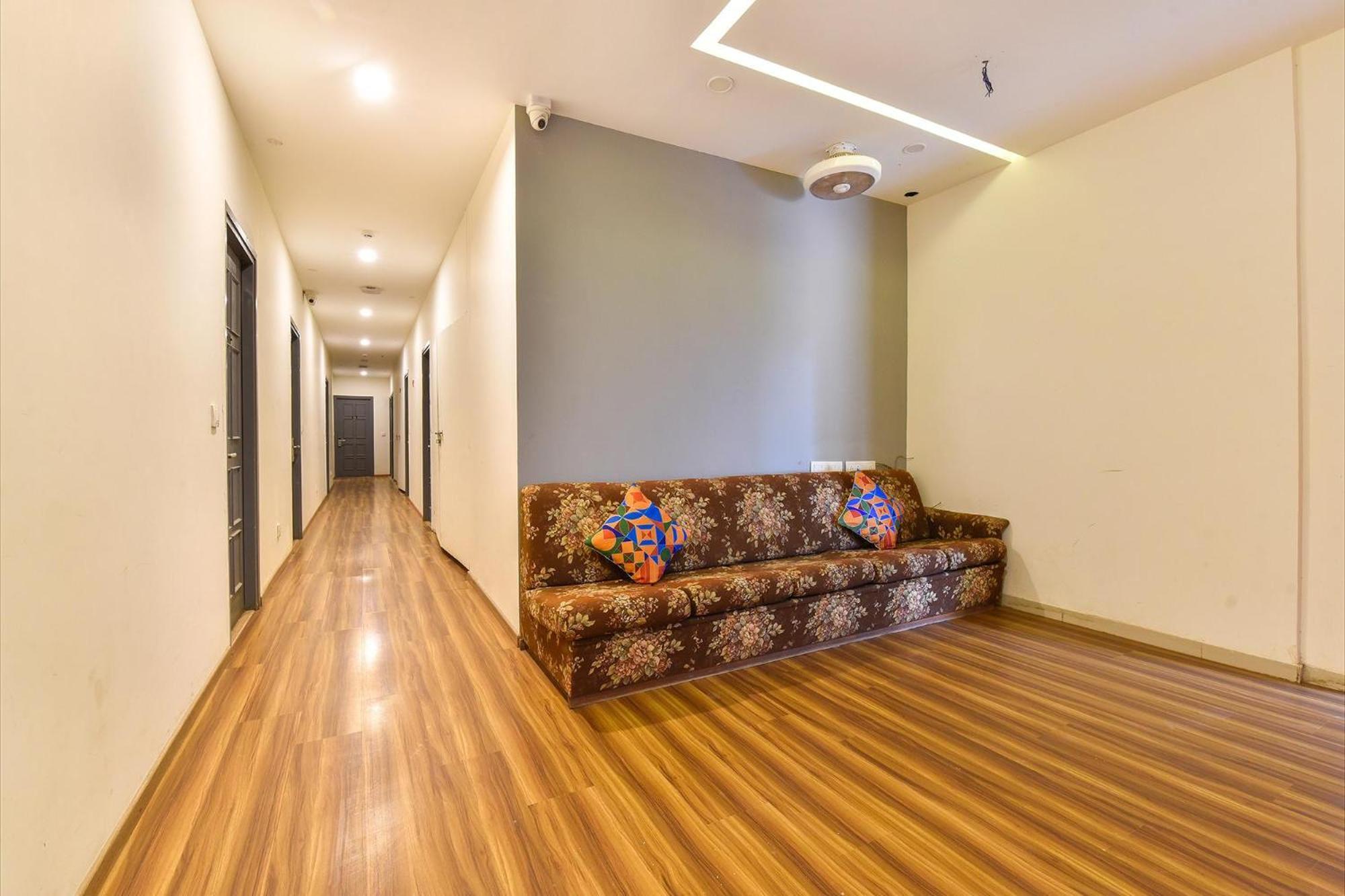 Fabhotel Ny Townhouse Ahmedabad