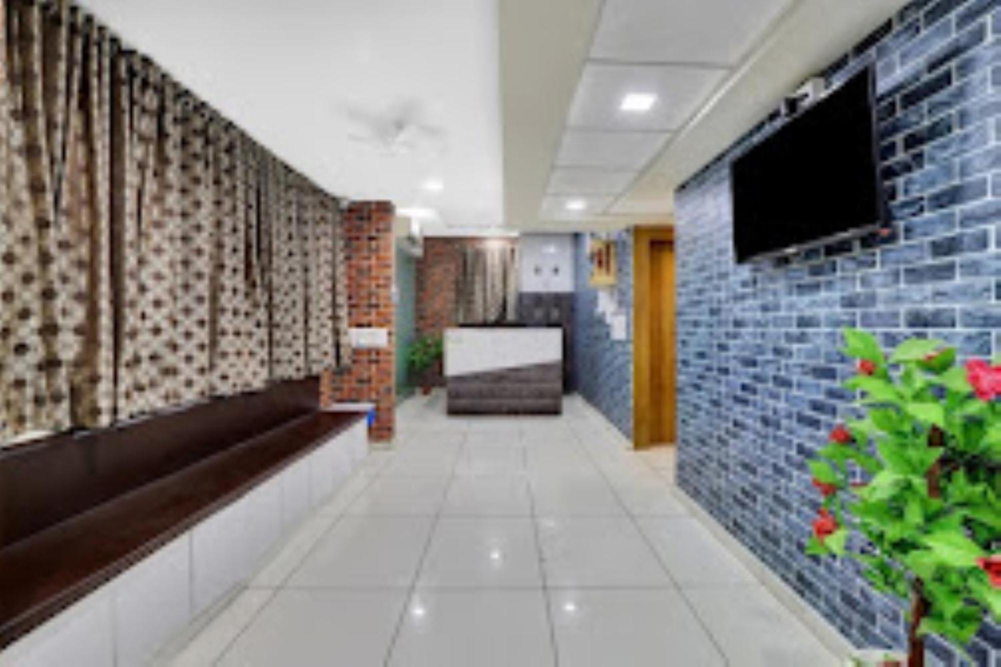 Hotel Arsh 3*