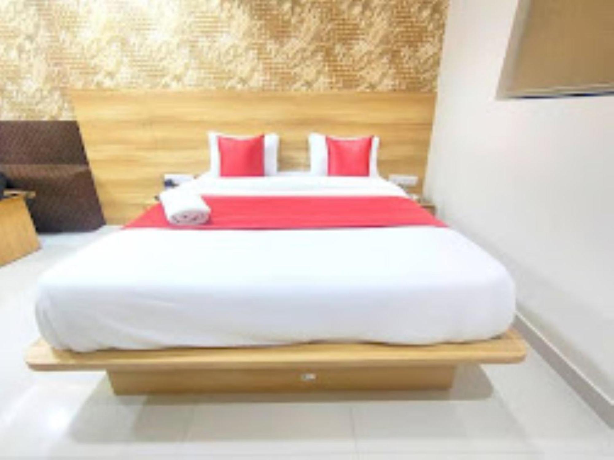 Arsh Hotel Ahmedabad