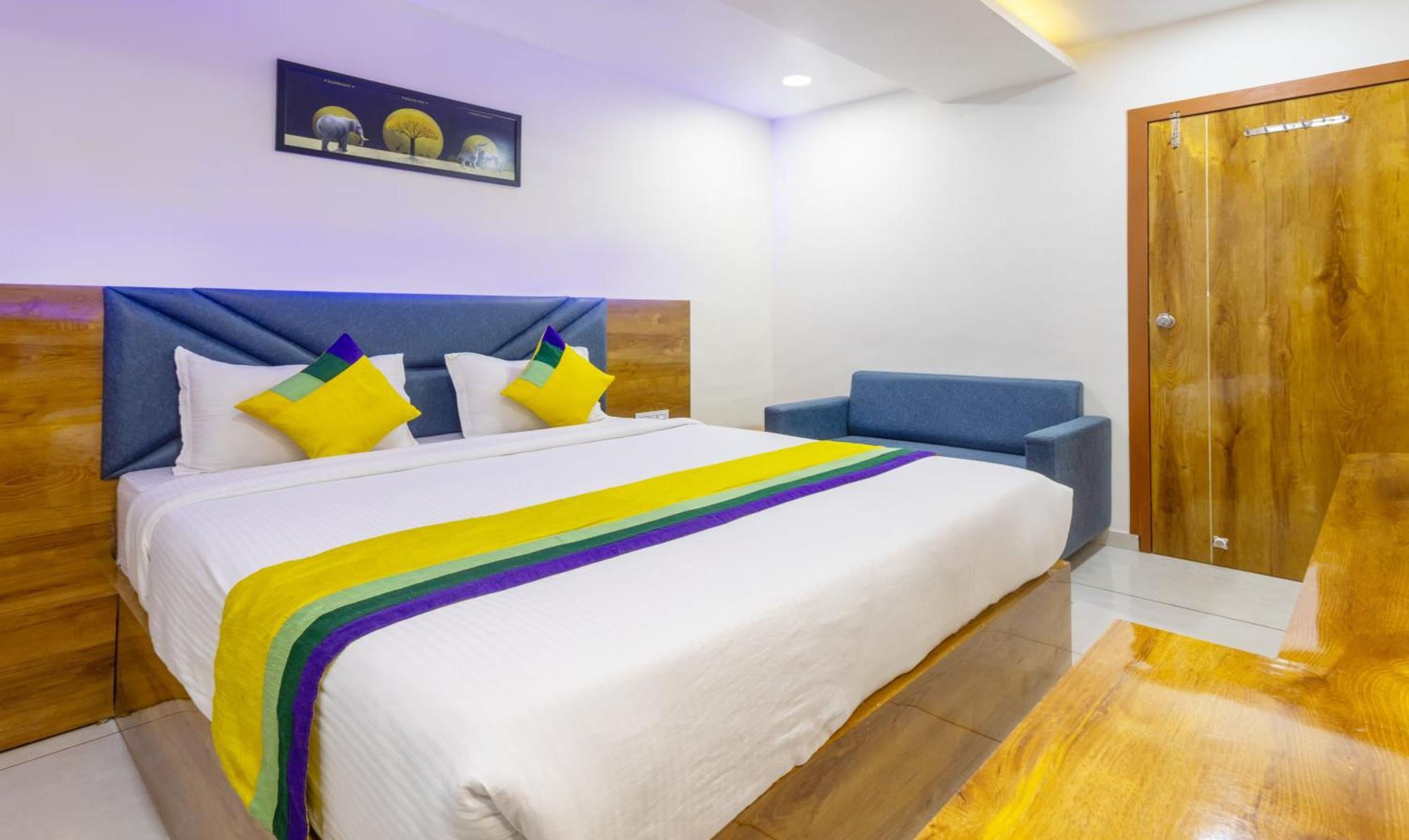 Itsy Signature, Nehru Nagar 3*