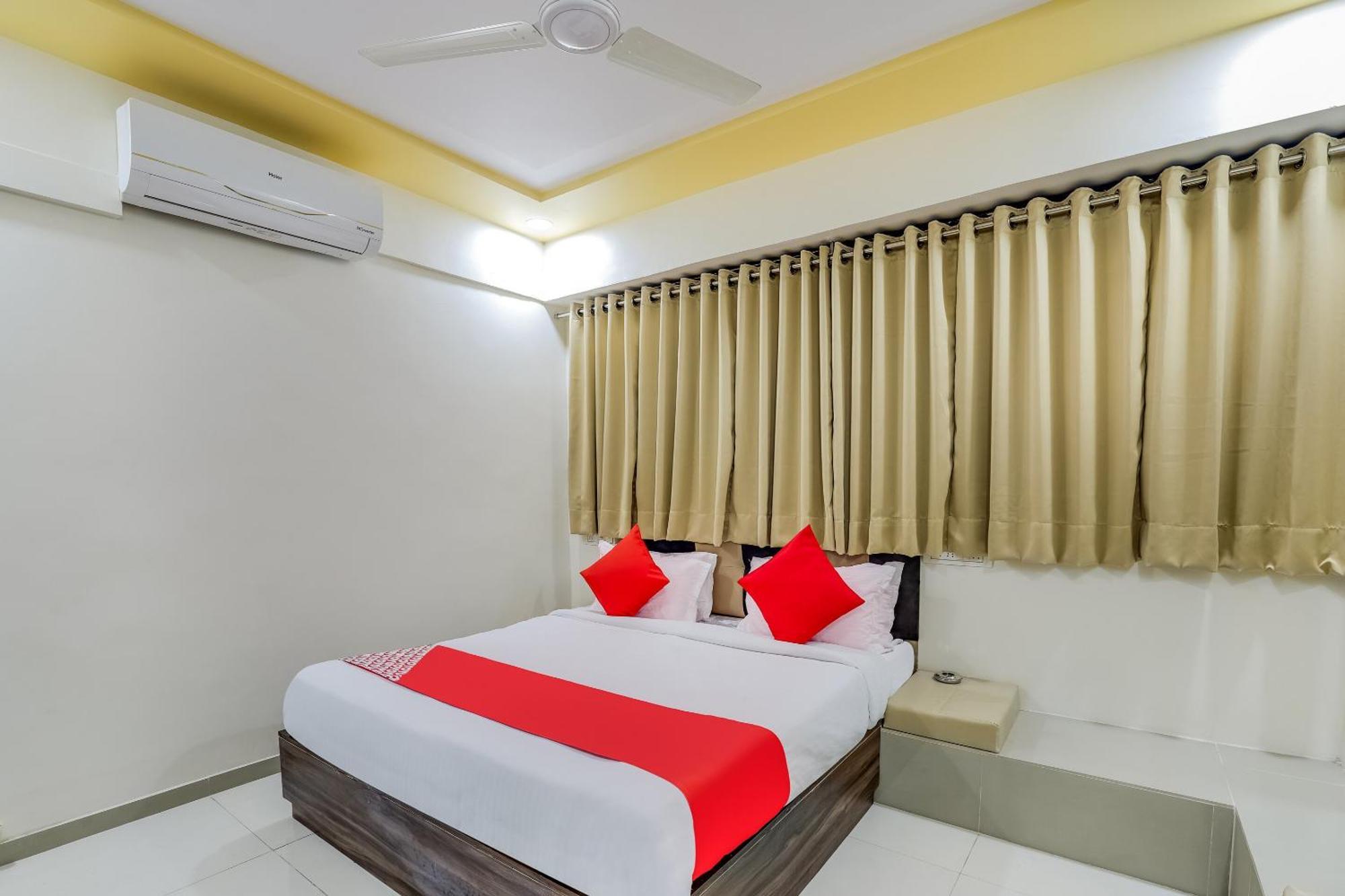 Collection O Alice Ahmedabad