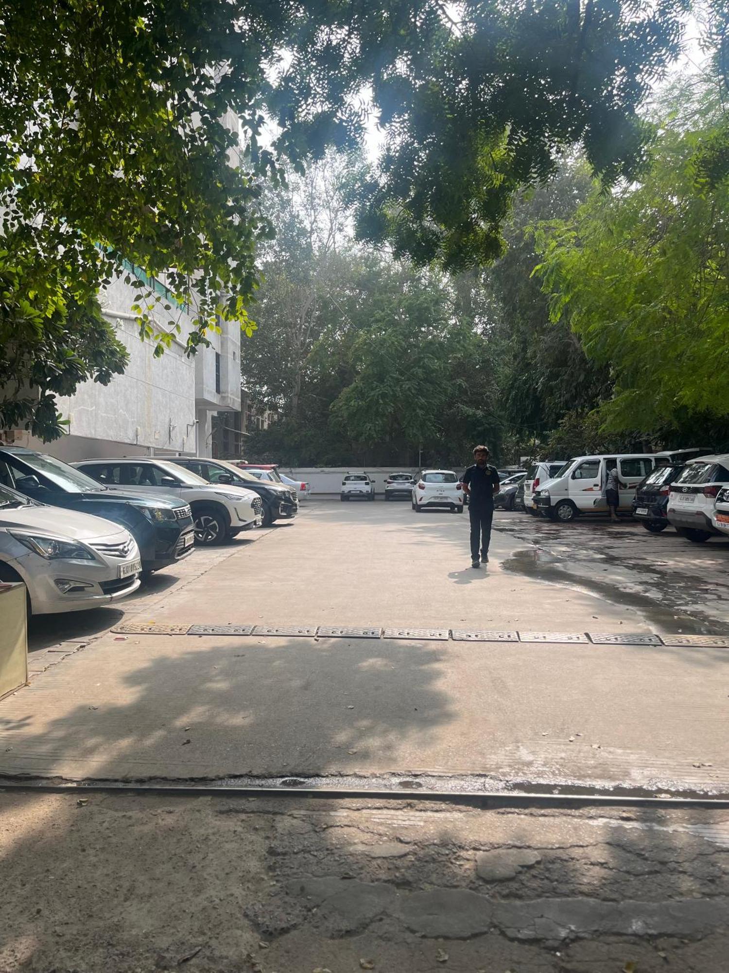 3bhk Duplex Service Near Riverfront Apartment