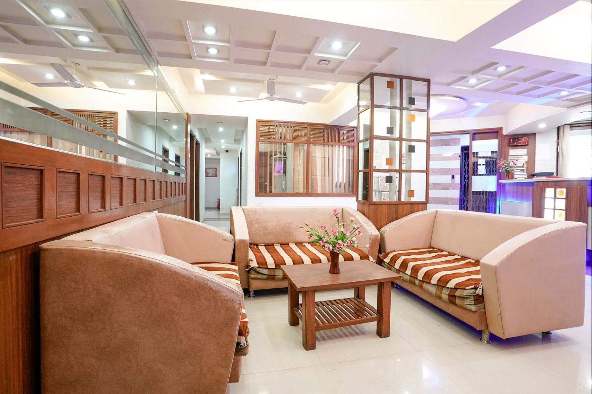 Hotelshantisadan *