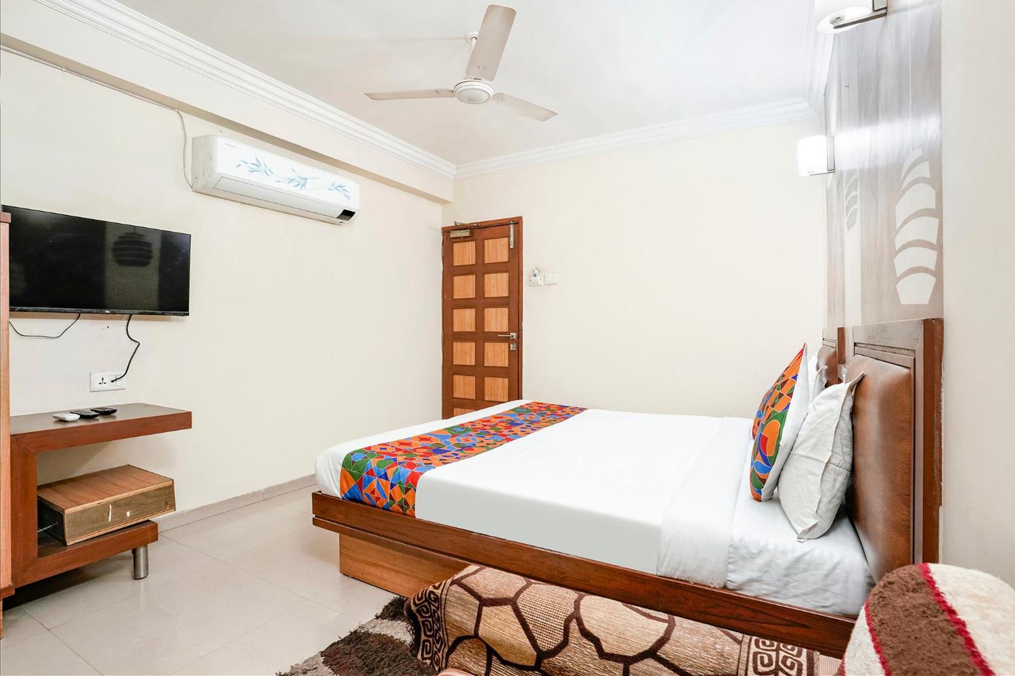 Hotelshantisadan *