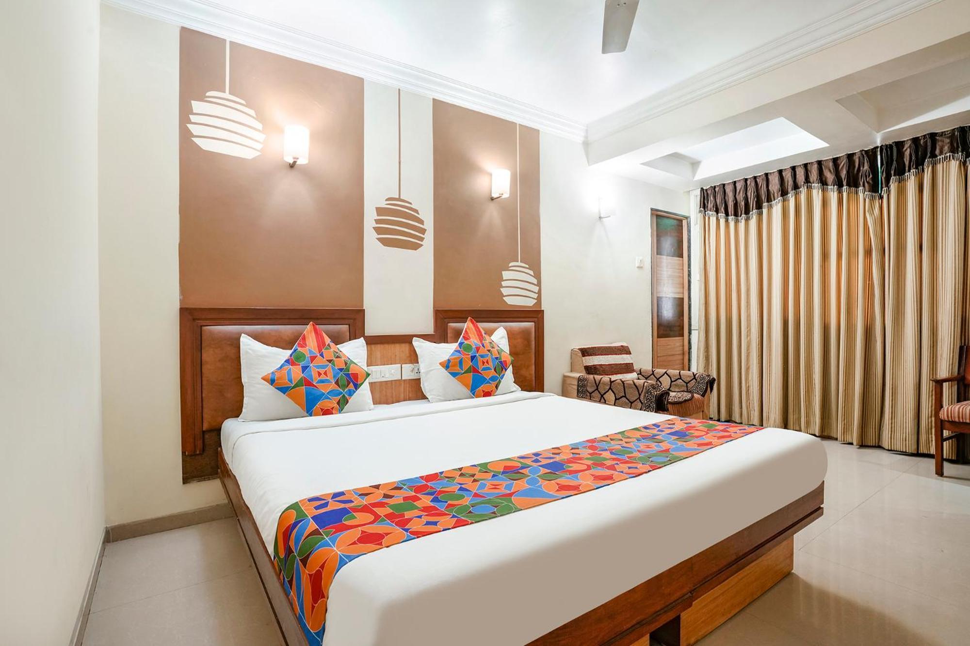 Hotelshantisadan *