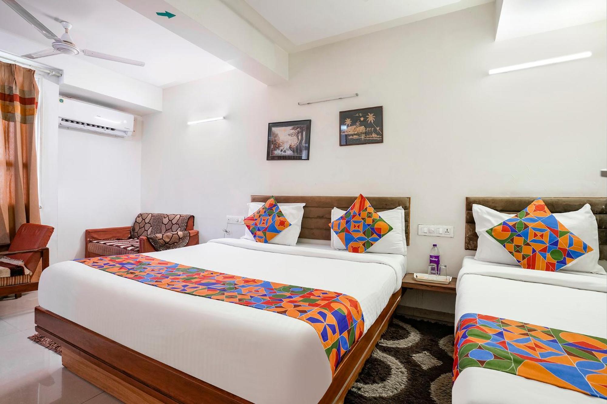 Hotelshantisadan *
