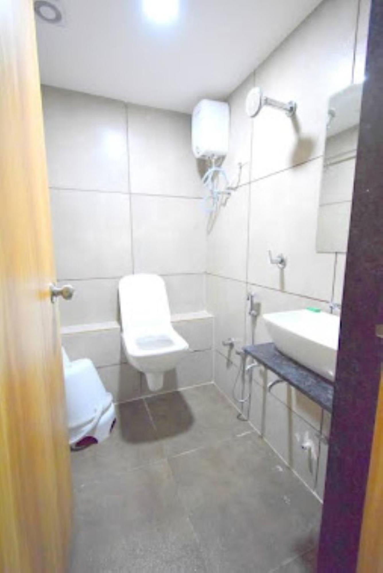 Arsh Hotel