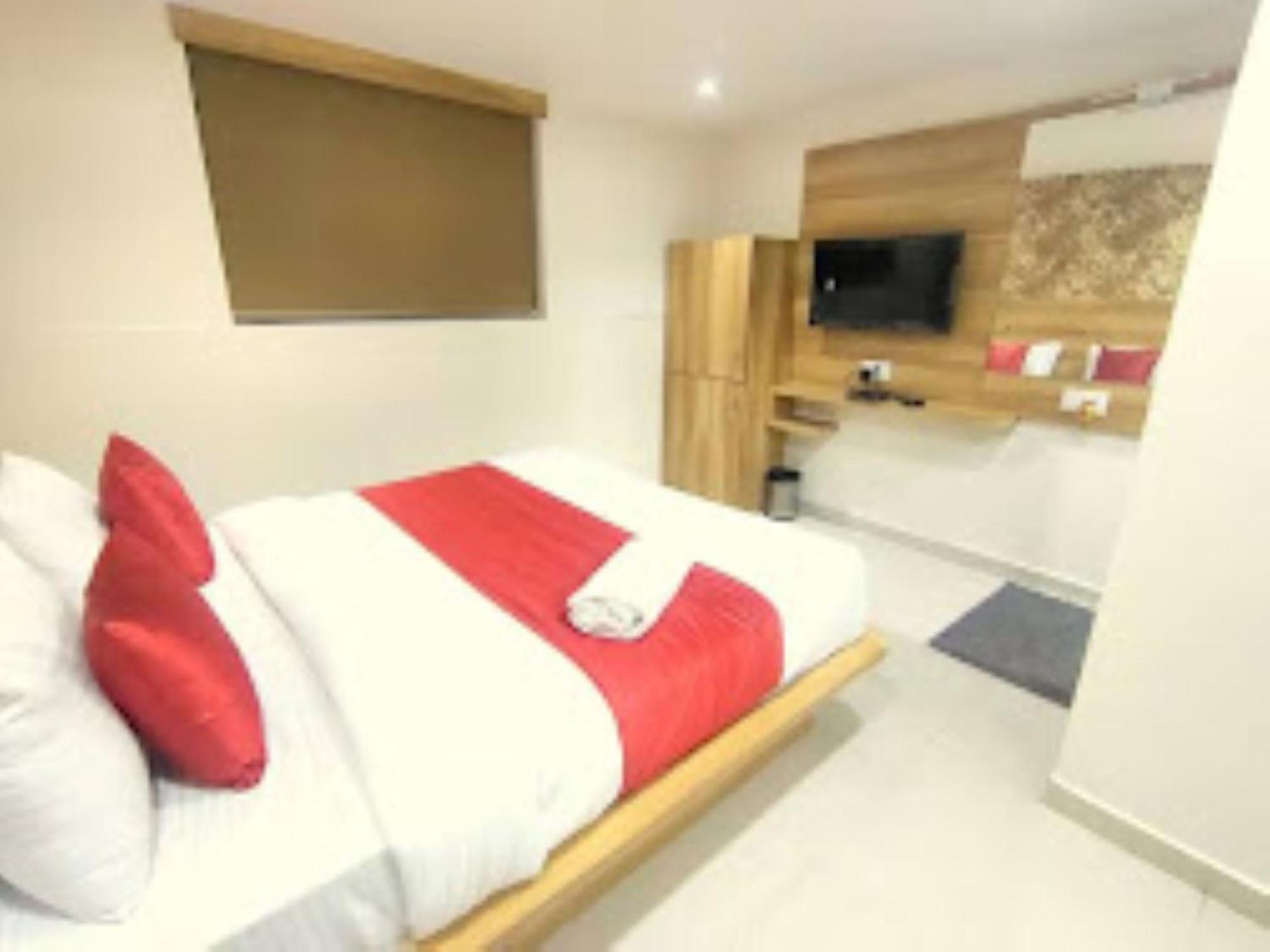 Arsh Hotel Ahmedabad