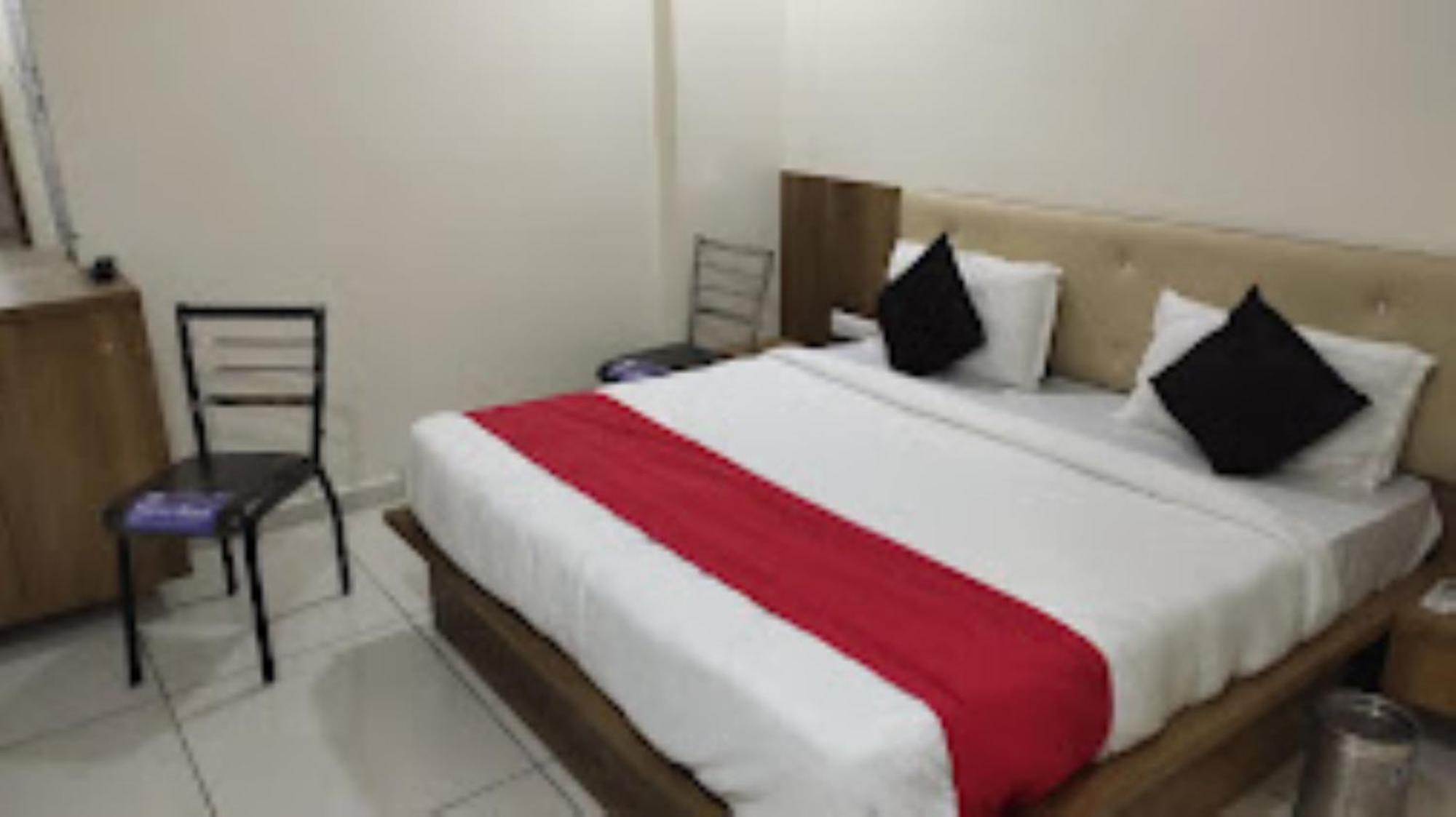 Arsh Hotel 3*