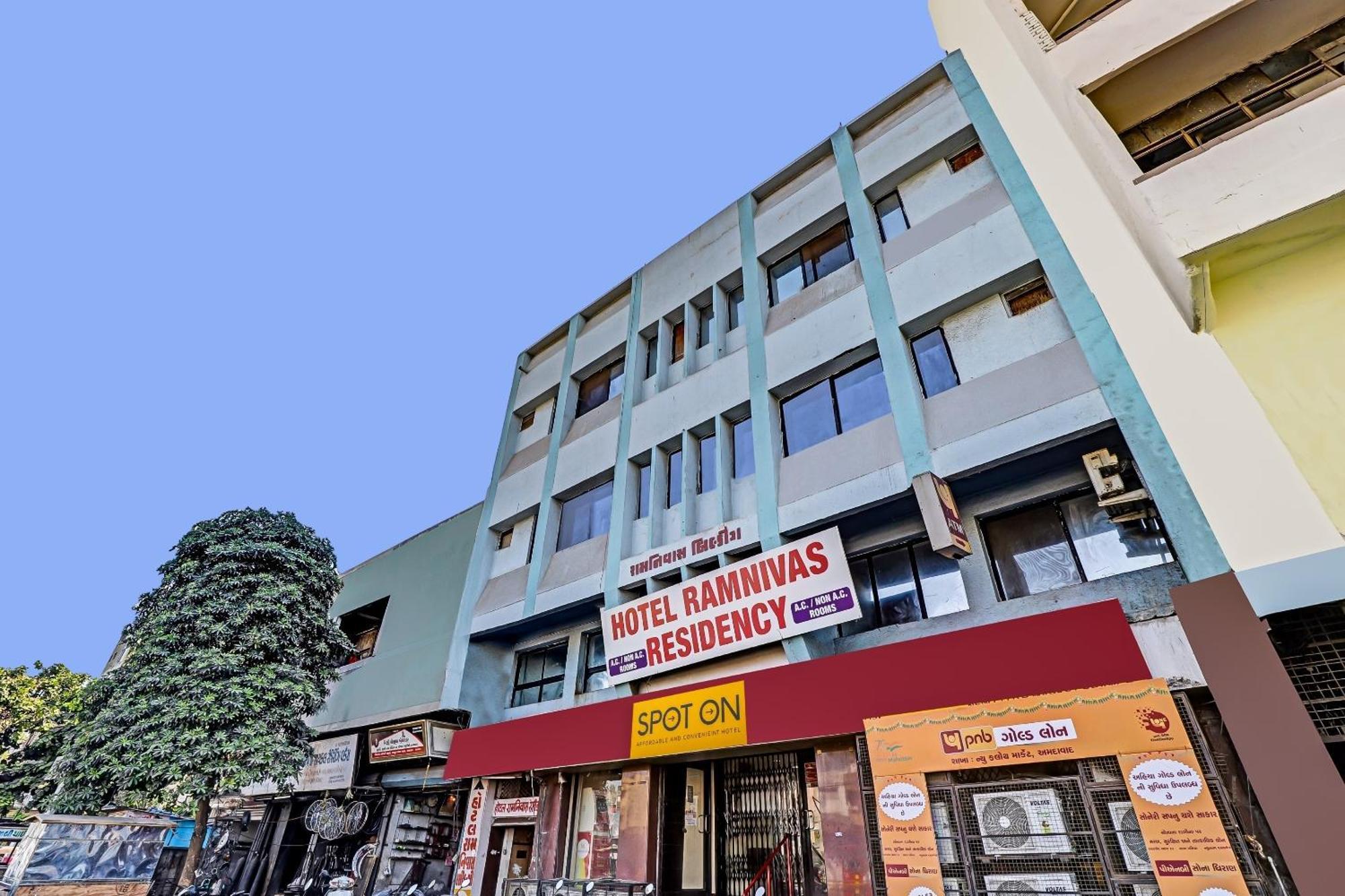 Hotel O Ramnivas Residency *