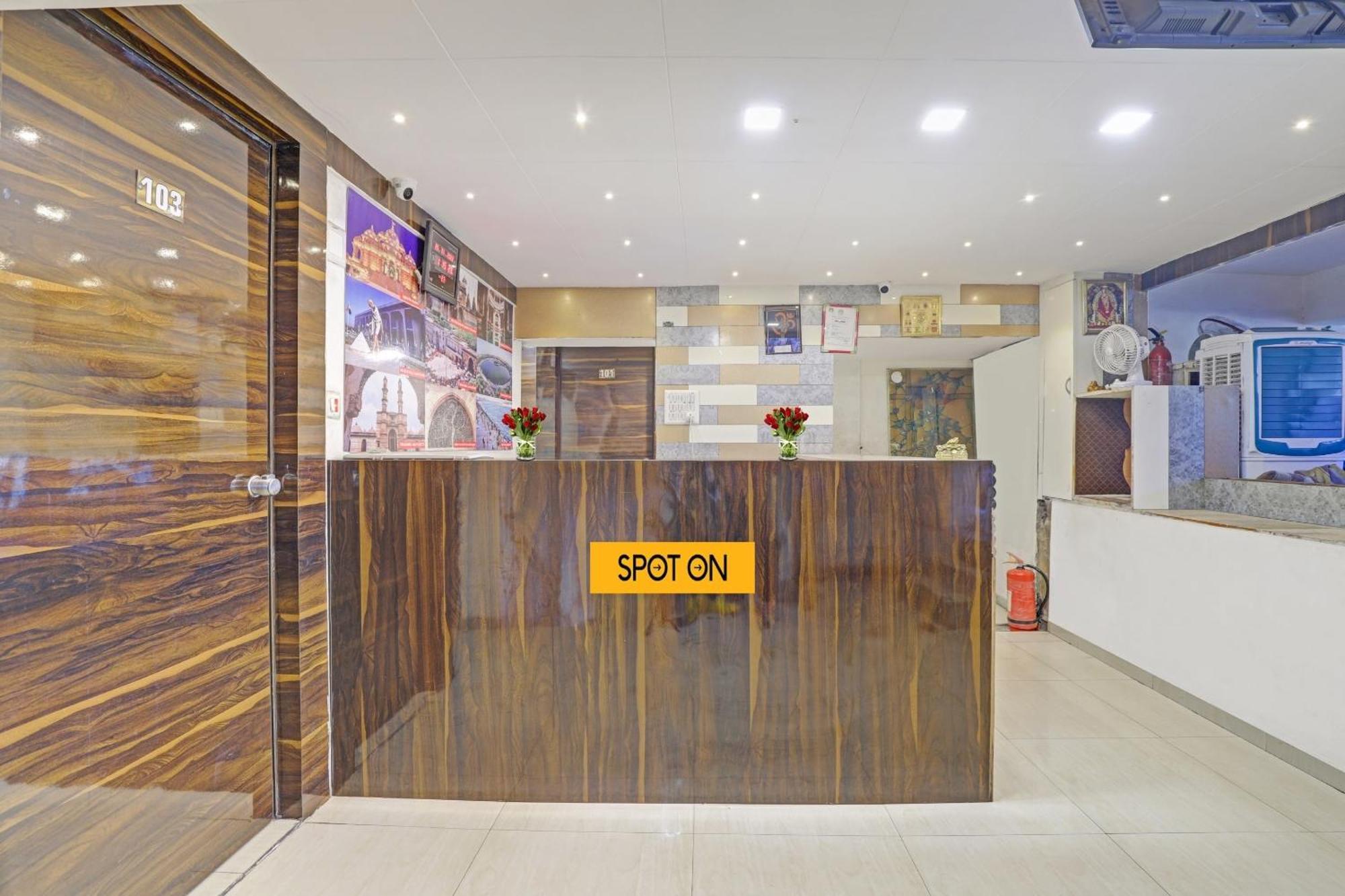 Hotel O Ramnivas Residency *