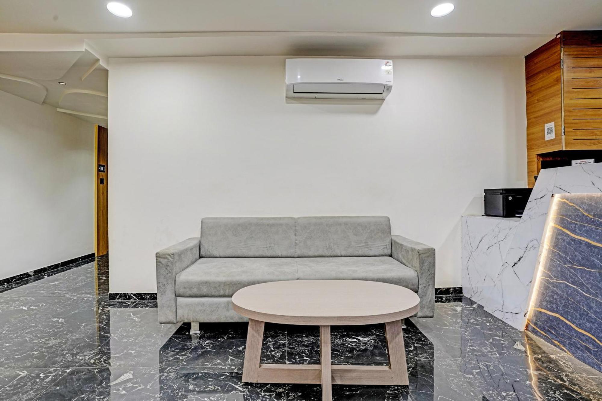 Oyo Haari Jayati Hotel 3*
