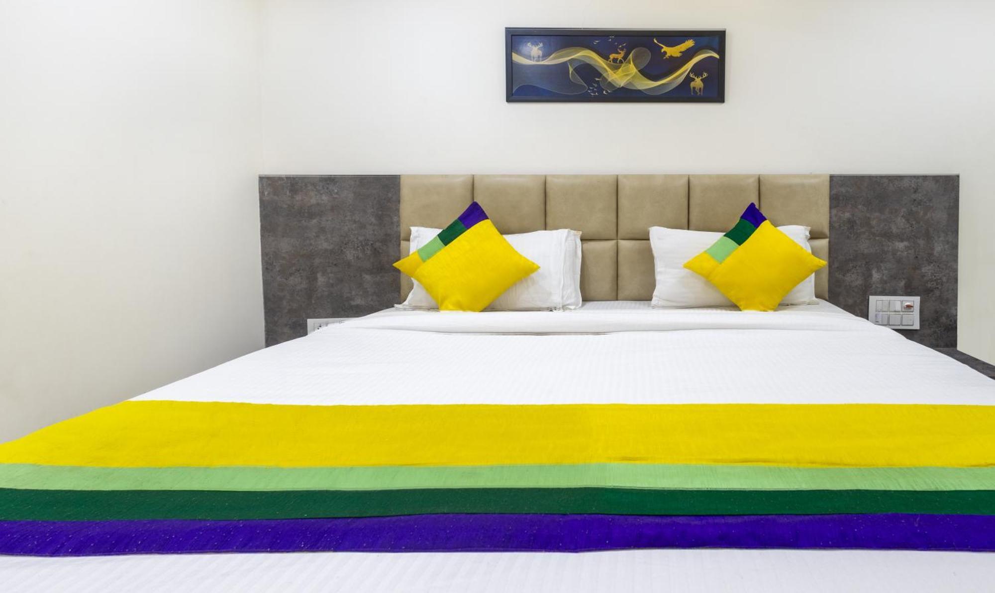 Hotel Itsy Signature, Nehru Nagar Ahmedabad