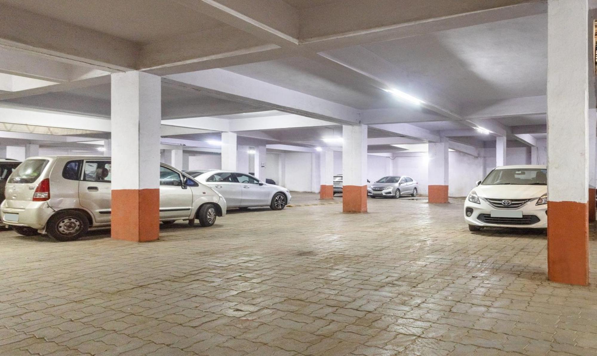 Itsy Signature, Nehru Nagar Ahmedabad