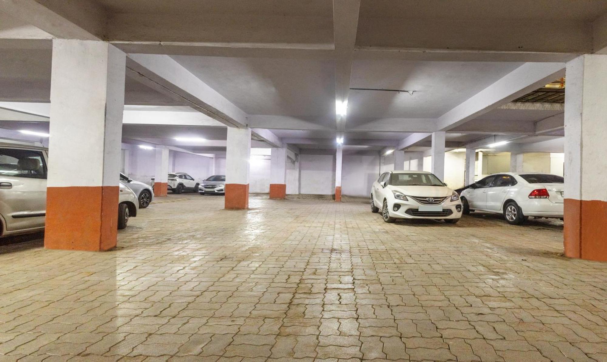 Itsy Signature, Nehru Nagar Hotel