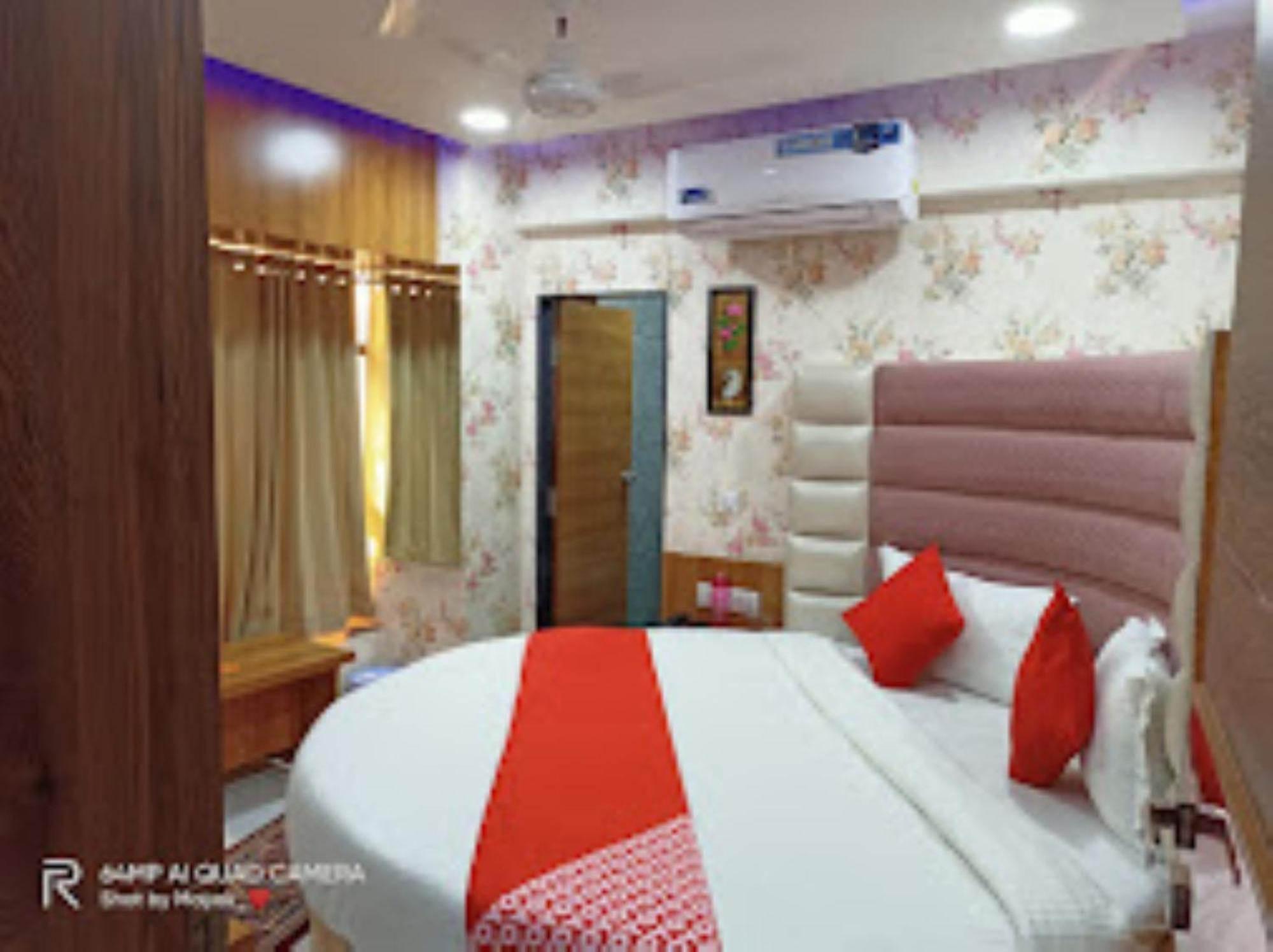 Royal Platinum, Ahmedabad