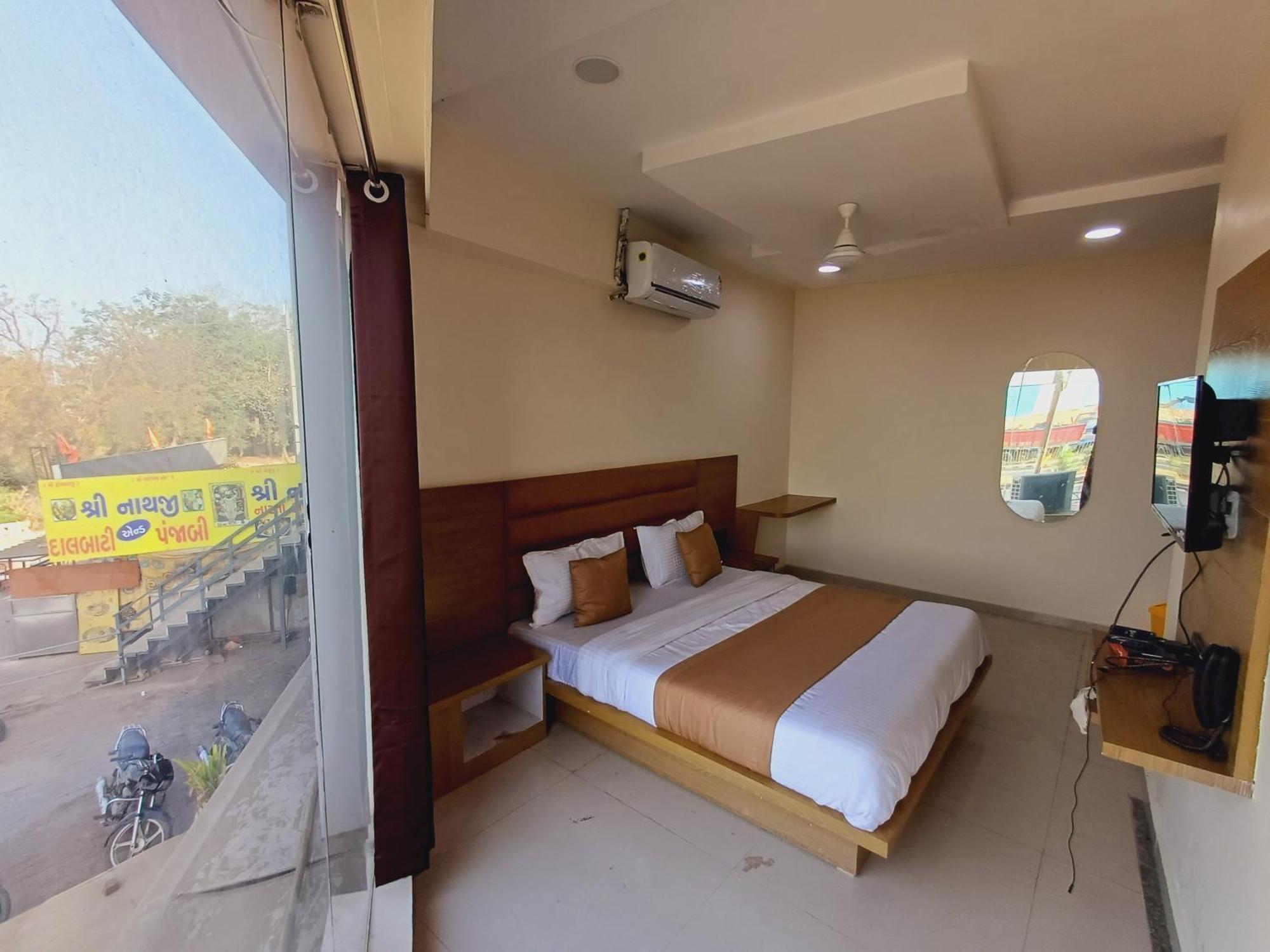 Konark Hotel Ahmedabad