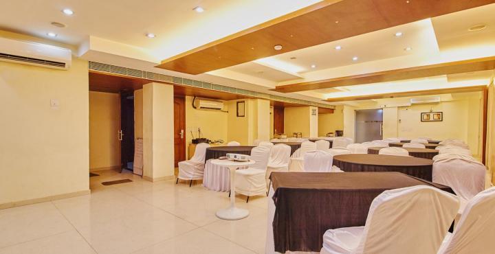 Treebo Trend Parker Hotel Ahmedabad