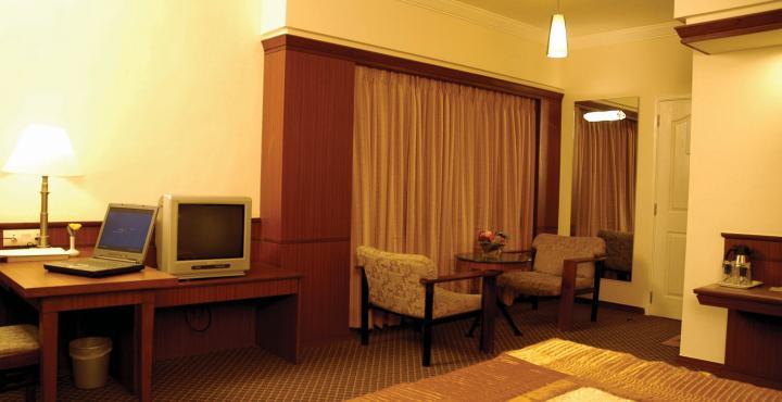 Skylon Hotel Ahmedabad