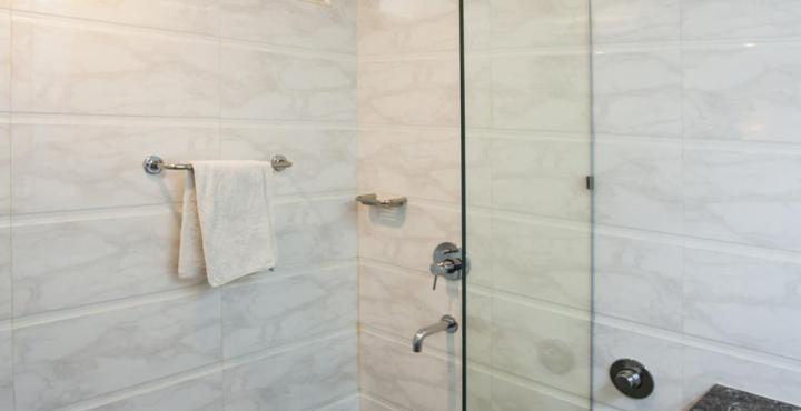 Hotel Comfort President Near Junction Station Ahmedabad