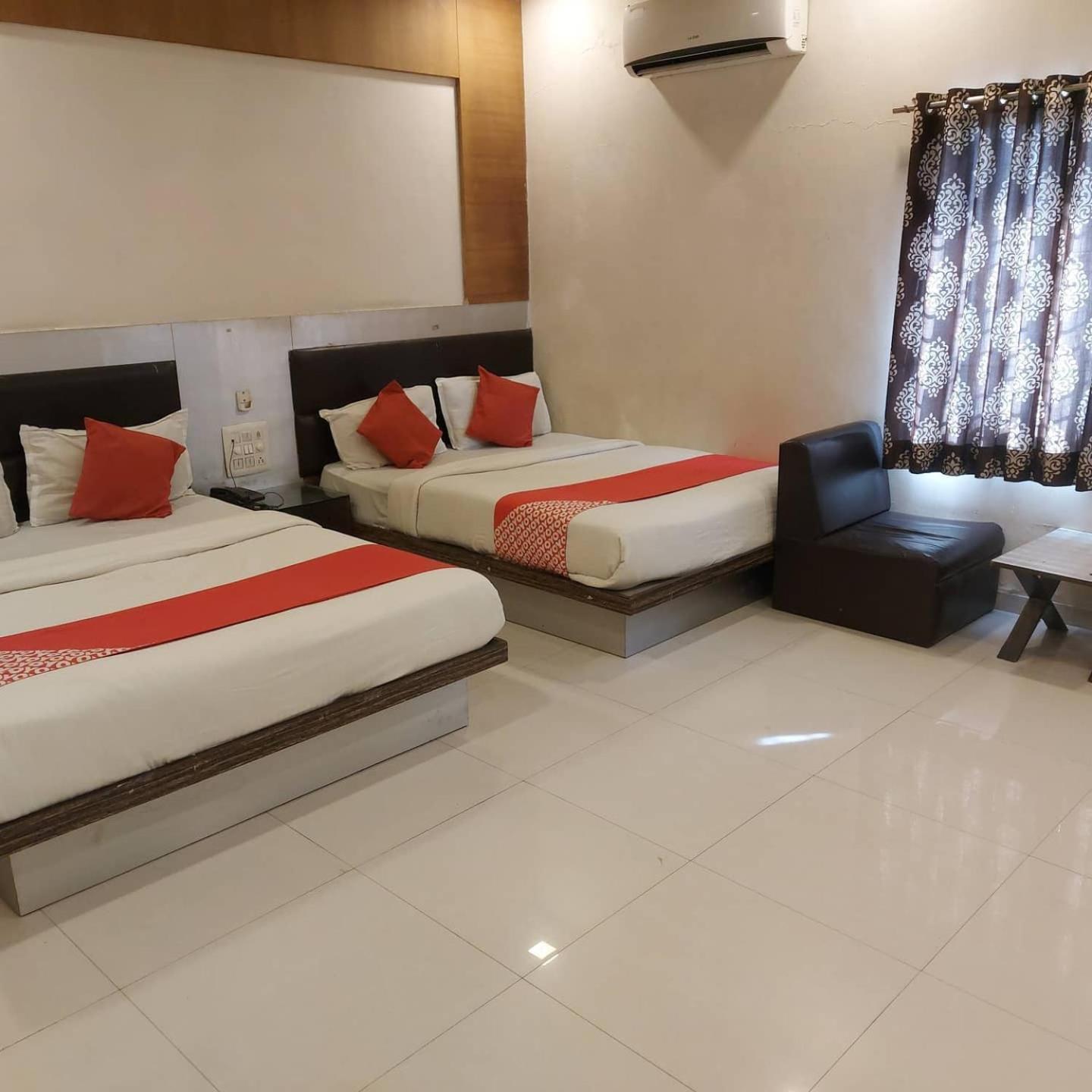 Hotel Shreenath Ahmedabad